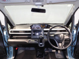 【インパネまわり】視界が広く運転しやすいデザインです。スイッチ類も使いやすく配置され、快適に運転できます。