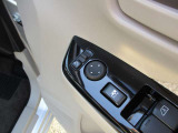 ドアミラーの鏡面の調節、格納は運転席からすべて操作できます!