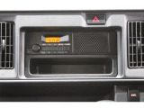 スピーカー内蔵AMラジオ装着。※CDプレーヤーやナビゲーション