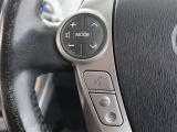 ステアリングスイッチ付き。前方から目を離すことなく操作することが可能です。