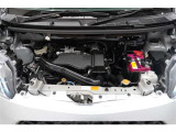エンジンルームの樹脂部分は丁寧に磨いてツヤをだしています。当社の中古車のエンジンルームクリーニングはとても自信があります★