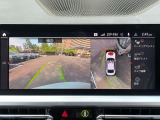 【アラウンドビューモニター】バックカメラに加え、360度のカメラで駐車も楽々。駐車が苦手な方でも安心してお乗りいただけます。