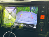 【アラウンドビューモニター】専用のカメラにより、上から見下ろしたような視点で360度クルマの周囲を確認することができます☆死角部分も確認しやすく、狭い場所での切り返しや駐車もスムーズに行えます。