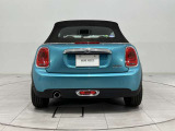 縦長のテールライトがMINIらしいスタイリッシュなデザインとなっています。