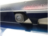 バックカメラが付いているので後方確認が非常にしやすいです。今や運転初心者も熟練者も必須装備!ついていて損はないですね♪