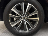 アルミホイール付き!「純正」なので車のデザインともマッチしています。