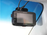 ◆ドライブレコーダー◆映像・音声などを記録する自動車用の装置です。 もしもの事故の際の記録はもちろん、旅行の際の思い出としてドライブの映像を楽しむことができます。