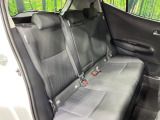 後部座席も気になるようなキズ・汚れやへたり等、大きなダメージはなく、良好な状態です。
