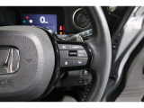Hondaセンシングの機能のひとつ、アダプティブクルーズコントロール付!アクセルから足を離しても設定したスピードと前車との車間を保ち走行してくれます!車線維持もアシスト☆高速道路で疲労軽減ですね☆