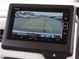 【バックカメラ】駐車が苦手な方でも安心してお乗りいただけます。リバース連動で画面が切り替わるのでとっても便利です。