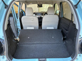 前席同様、居心地の良い一体式リヤシートの背もたれを倒せば、広々としたラゲージスペースが出現!