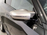 【BMWミラー】視認性の高いスタイリッシュなミラー。自動防眩機能も付いており夜間のドライビングをサポートします。