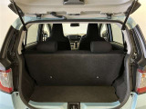 こちらはバックドアを上げた状態です。シートを倒せば荷室のスペースが広くなります!用途に合わせて快適な室内空間を!