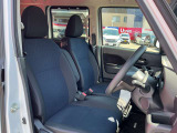しっかり座れるフロントシート!