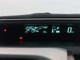 とっても見やすいメーターです。夜間時はラグジュアリーな気分にさせてくれる照明が魅力ですので、夜のドライブも楽しみになりますよ♪