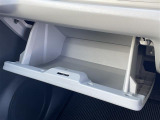 【 グローブボックス 】小物の収納が可能です!//