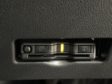 ETCカードを挿入することで高速道路を利用する際の支払いがキャッシュレスになったり、ETCスマートインターチェンジが利用できたり、とても便利なアイテムです!保証は修理保証のみとなります。