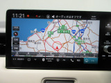 ナビゲーションを装備。多彩な機能で快適ドライブをアシスト。オーディオ機能も充実していますね。