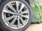 【純正18インチアルミホイール】外観にマッチした純正アルミホイールを装着しております。各種社外アルミホイールや、スタッドレスタイヤも取扱いしております。是非ご相談ください♪