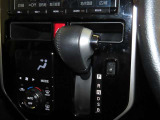 インパネシフトのオートマチックトランスミッションです。