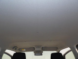 【室内天張り】タバコのニオイやヤニ汚れもなく、とてもクリーンな状態です。車内全体が明るく、開放感のある空間が広がります。4WDの頼もしさと共に、快適なドライブをお楽しみください。