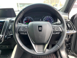 【純正革巻きステアリング】上質な革を使用することで、手にしっかり馴染みとても運転しやすいハンドルです♪