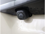 バックカメラが付いているので後方確認が非常にしやすいです。今や運転初心者も熟練者も必須装備!ついていて損はないですね♪