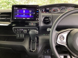ホンダ純正メモリーナビ搭載なので、遠方へのドライブもお任せ下さい!ステアリング左手側にオーディオ関連のコントロールスイッチを配置しています。操作時は視線を逸らすことなく運転に集中できます