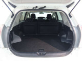 広々としたラゲージスペースを備えています。大きなものや長さのある荷物もしっかりと積み込めます。