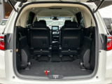 リア席を倒せば広々とした空間の出来上がり、荷物がたくさん載せられますよ。