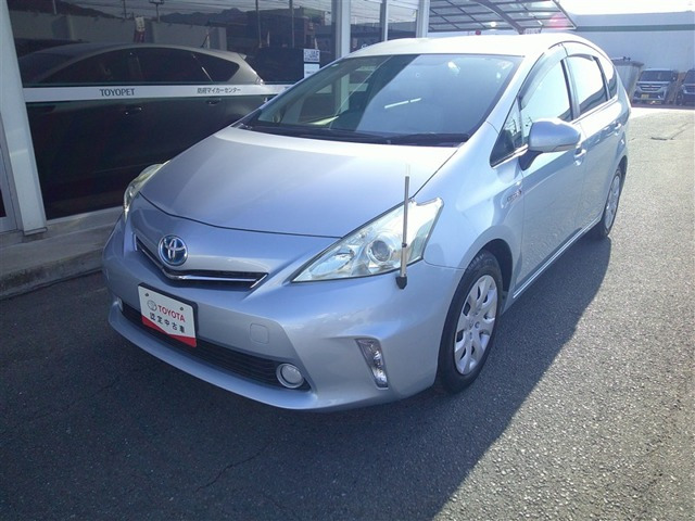 トヨタ プリウスα 