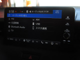 ナビゲーションはホンダコネクトディスプレイを装着しております。AM、FM、Bluetooth、フルセグTVがご使用いただけます。初めて訪れた場所でも道に迷わず安心ですね!