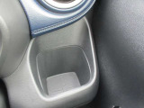 運転席で使用できるドリンクホルダーです。