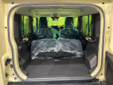 後席を格納すると、これだけの広さが!シーンに合わせたシートアレンジで、大きな荷物も積むことが出来ます♪