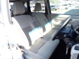 フロントシート、状態良好で安心です。大きな汚れもなく安心です