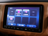 CD、DVD、Bluetooth、AM、FM、AUX、スマートフォン接続ができます。