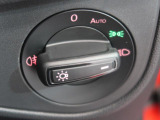 直感でわかりやすいダイヤル式を採用し、目視せずにライトポジション、フォグライトの設定が確認できます。