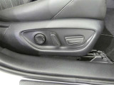 運転席パワーシート搭載。微妙な調整が手軽にでき、ピッタリのポジションで運転することが可能です。