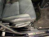 痛みの出やすい運転席シートの角、フロアマット、座面、ともに良好です