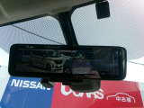 スマートルームミラー付き車です。視認性が良く、夜もしっかり見えます。