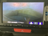 【バックカメラ】運転が苦手な方も車庫入れラクラクです!ギアをリバースに入れれば自動的に切り換わりますので、面倒な操作は不要です♪狭い駐車場もお車を傷つけず安心ですね!
