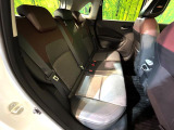 後部座席も気になるようなキズ・汚れやへたり等、大きなダメージはなく、良好な状態です。