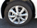 純正14インチアルミホイールに、155/65R14タイヤを装着しております。