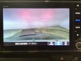 【バックカメラ】運転が苦手な方も車庫入れラクラクです!ギアをリバースに入れれば自動的に切り換わりますので、面倒な操作は不要です♪狭い駐車場もお車を傷つけず安心ですね!