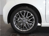 アルミホイール装着車です!これで足元まわりもおしゃれにきまります!
