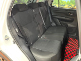 後部座席も気になるようなキズ・汚れやへたり等、大きなダメージはなく、良好な状態です。