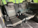 3列目シートはもちろん状態良好☆大人でもゆったりと座って頂けますので、大人数でのお出かけもラクラクです♪ご家族で、気の知れた仲間で、ドライブに行くのが楽しみですね♪