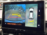 【パノラミックビューモニター】専用のカメラにより、上から見下ろしたような視点で360度クルマの周囲を確認することができます☆死角部分も確認しやすく、狭い場所での切り返しや駐車もスムーズに行えます。