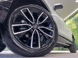外観にマッチしたアルミホイールを装着しております。各種アルミホイールや、スタッドレスタイヤも取扱いしております。是非ご相談ください♪