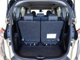 7人乗車時のトランクルームです、コンパクトですが日常使いなら十分なスペースです。